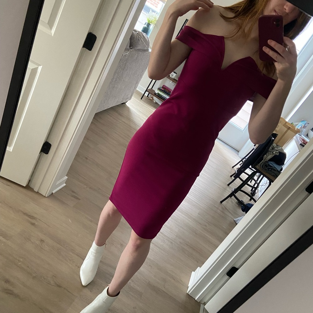 Magenta off the shoulder bodycon midi dress
